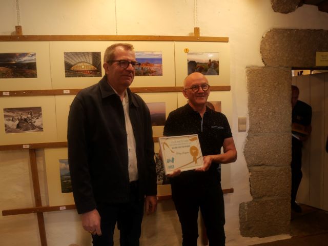 P1001099 (Large)